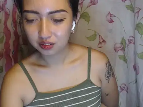 Snapshot of Soft_Angel8 chatting on June 2026 06:11:01 PM Soft Angel8 online show from June 2026 06:11:01 PM