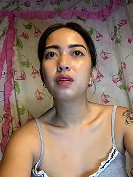Snapshot of Soft_Angel8 chatting on June 2026 06:18:02 PM Soft Angel8 online show from June 2026 06:18:02 PM