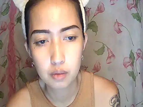 Snapshot of Soft_Angel8 chatting on July 2026 04:43:02 PM Soft Angel8 online show from July 2026 04:43:02 PM