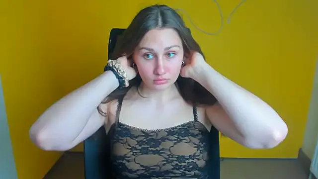 Snapshot of Stefanie_Sweet chatting on April 2026 11:20:01 AM Stefanie Sweet online show from April 2026 11:20:01 AM
