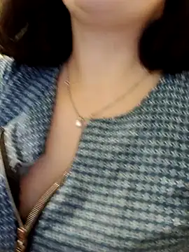 Amandda  online show from April 2026 05:30:01 PM