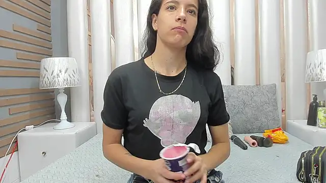 Snapshot of MiaCours chatting on June 2026 01:25:02 PM MiaCours online show from June 2026 01:25:02 PM