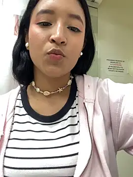 CatalinaFlores online show from April 2026 10:22:01 PM