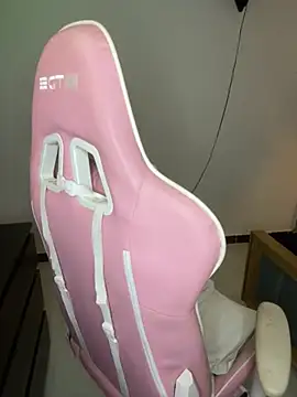 Andrea-Lu online show from November 2025 01:05:02 AM