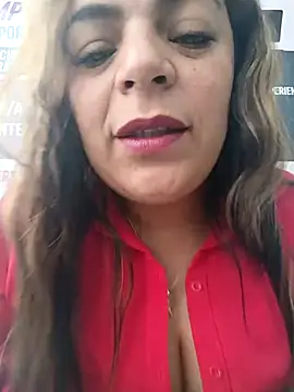 Mia-Glow online show from November 2025 12:31:02 PM