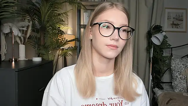 ChinBonnell online show from October 2025 05:52:01 AM