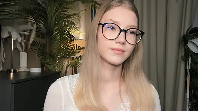 ChinBonnell online show from November 2025 05:39:02 AM