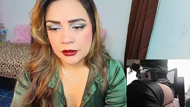 Snapshot of Paulina-Becerraa chatting on May 2026 04:21:01 AM Paulina-Becerraa online show from May 2026 04:21:01 AM
