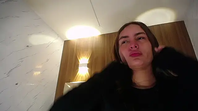 mia millan b online show from October 2025 01:28:01 AM
