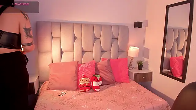 Seraphyne666 online show from January 2026 06:12:02 PM