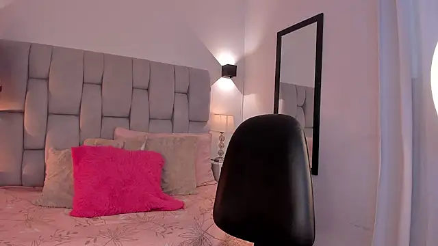 Seraphyne666 online show from February 2026 05:34:01 PM