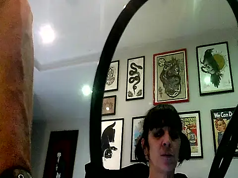 versatilxs online show from November 2025 05:09:02 AM