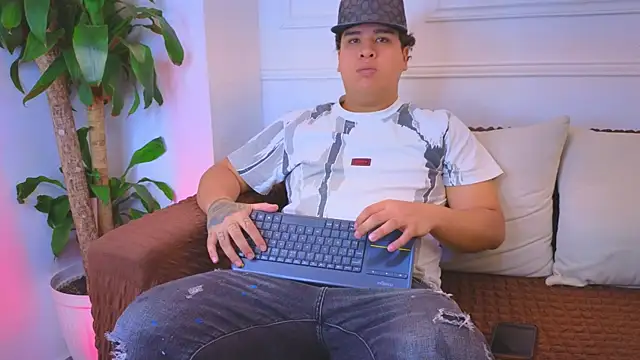 Naim Bennetsex online show from April 2026 06:16:02 PM