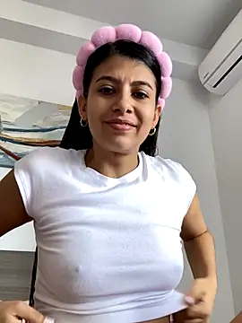 Lenapink19 online show from October 2025 08:42:01 PM