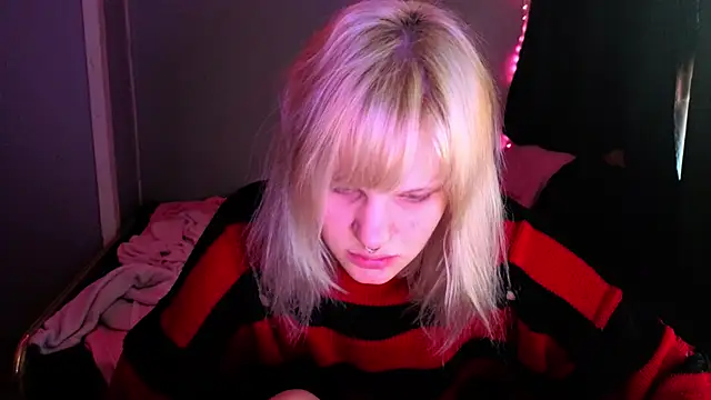 Elieiza xo online show from April 2026 10:03:02 AM