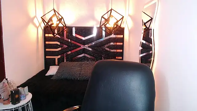 Natalie loffreda online show from April 2026 07:44:02 PM