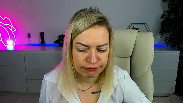 Anna Snows online show from October 2025 06:39:02 AM