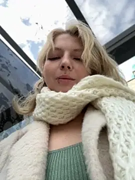 EveLittleSinner online show from October 2025 11:00:01 AM