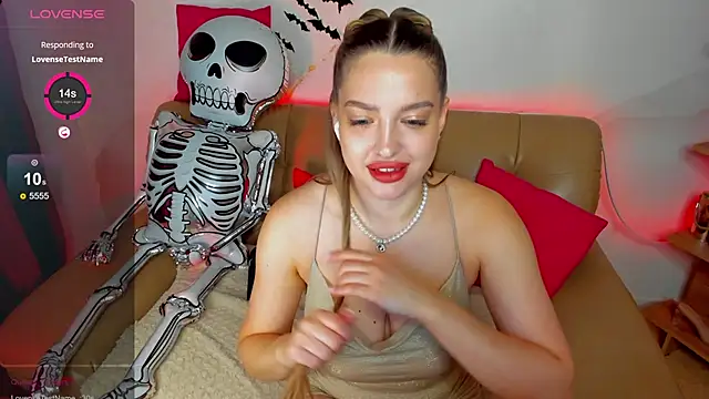 Emma  Ross online show from October 2025 02:48:02 AM