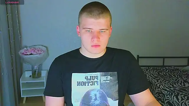 kittenmurr online show from October 2025 08:32:01 PM