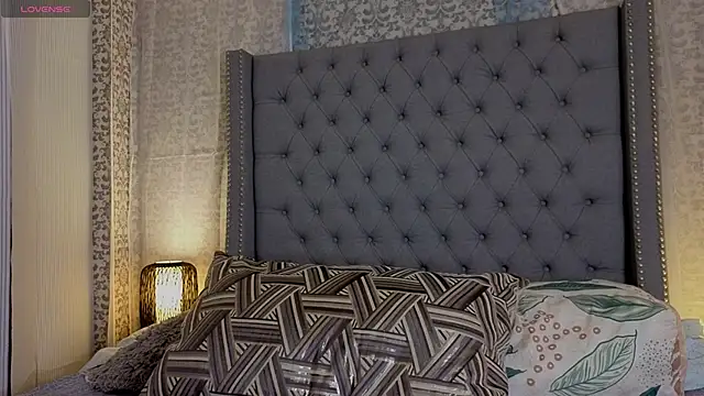 Abby roussee online show from November 2025 04:31:02 PM