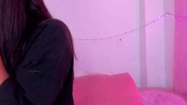 Abby roussee online show from November 2025 01:04:02 PM