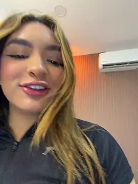 Snapshot of jenn_fit chatting on May 2026 08:18:02 PM jenn fit online show from May 2026 08:18:02 PM