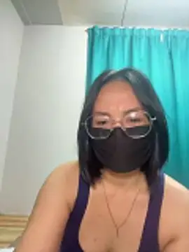 melyiaaa online show from December 2025 03:29:01 PM