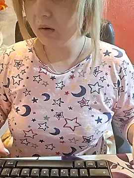 qSensi online show from November 2025 10:12:01 PM