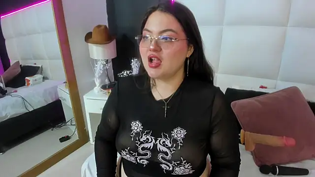 Snapshot of Tessa_Sinclaire chatting on July 2026 07:56:02 PM Tessa Sinclaire online show from July 2026 07:56:02 PM