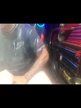 twistafatpipe online show from June 2026 04:23:01 PM