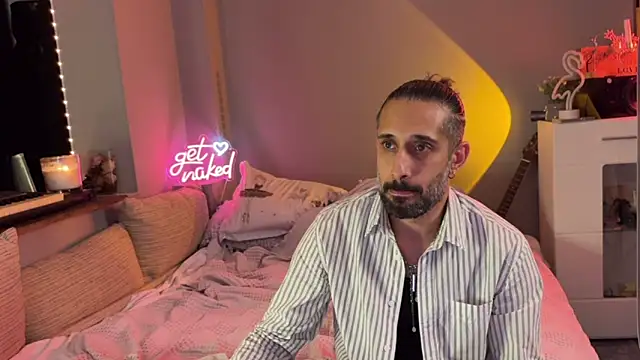 Secret Lovers1 online show from May 2026 07:19:01 PM