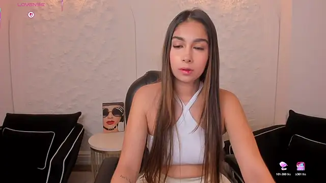 Snapshot of VeronicaBlue chatting on July 2026 09:40:01 AM VeronicaBlue online show from July 2026 09:40:01 AM