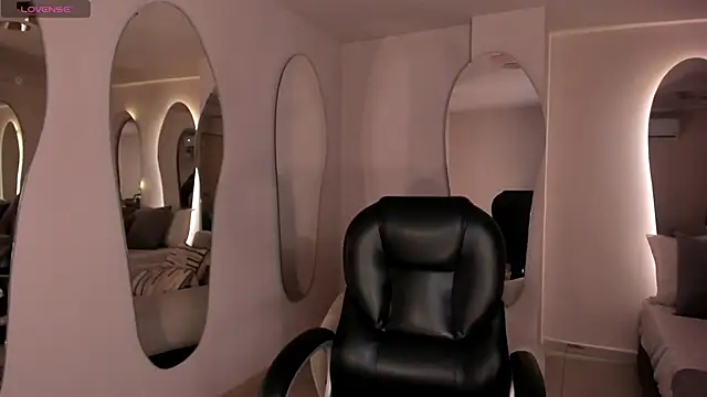 AmberColors  online show from November 2025 07:18:02 PM