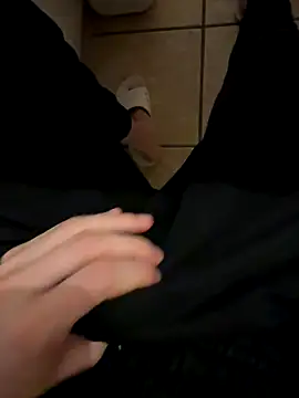 Dicksxd online show from November 2025 12:32:01 AM