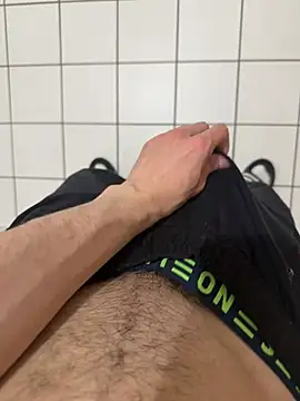 Dicksxd online show from April 2026 09:52:01 PM