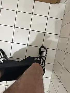 Dicksxd online show from April 2026 10:01:01 PM