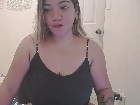 Snapshot of briannalove222 chatting on September 2025 01:33:02 AM briannalove222 online show from September 2025 01:33:02 AM