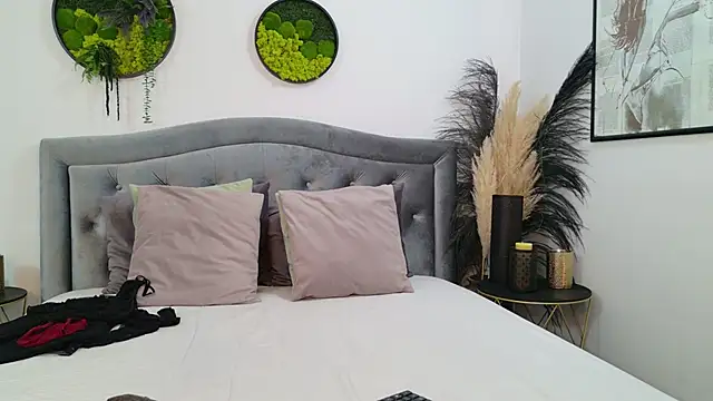 NathaliaNat online show from December 2025 03:02:02 AM