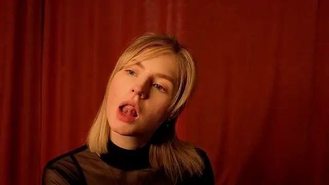 Snapshot of Sunshine_Angell chatting on December 2025 12:13:02 PM Sunshine Angell online show from December 2025 12:13:02 PM