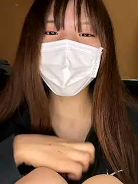 natsumiii online show from October 2025 02:18:02 PM