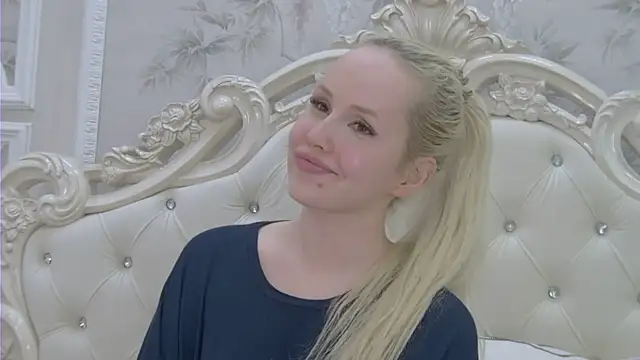 EllieFrosty  online show from March 2026 07:28:01 PM