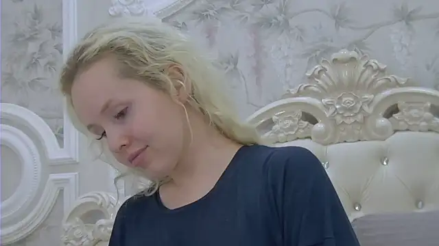 EllieFrosty  online show from July 2026 08:22:01 PM