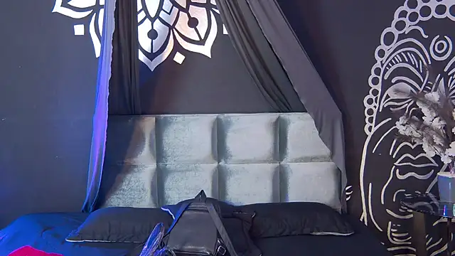 Maylu Fox online show from October 2025 11:58:02 AM