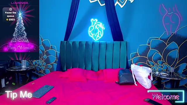 Maylu Fox online show from November 2025 12:16:01 PM