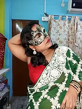 extreamhot1 online show from November 2025 07:10:01 PM