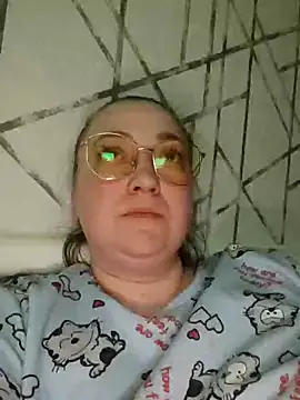 Kiss Eva online show from March 2025 08:27:01 PM