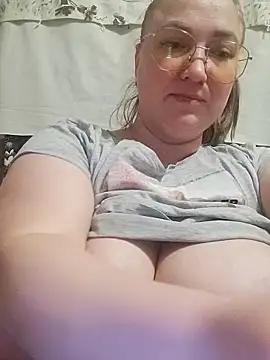 Kiss Eva online show from March 2025 05:28:02 PM