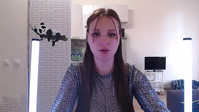 Snapshot of Leonaalove chatting on April 2026 01:13:02 PM Leonaalove online show from April 2026 01:13:02 PM