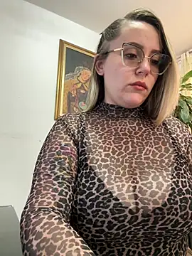 CurvyLust x online show from May 2026 02:33:01 PM